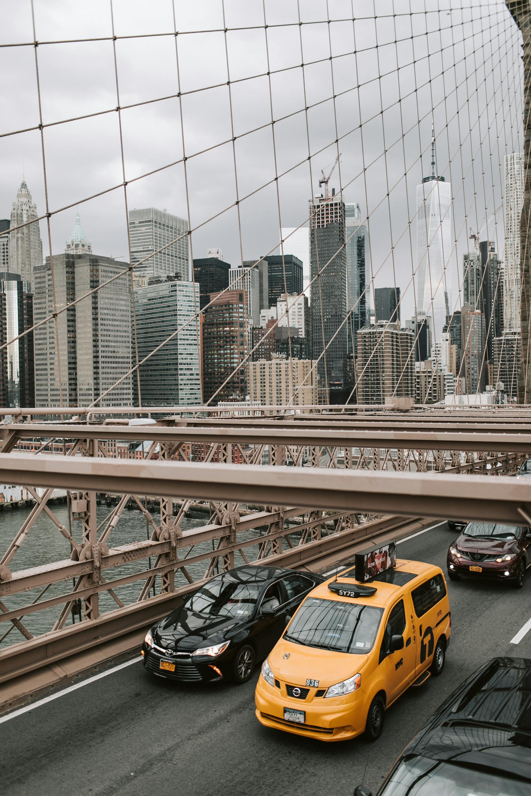 New York Skyscrapers behind Manhattan Bridge